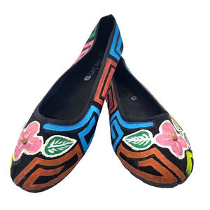 Beautifully Handpainted Dulce Lucy Black Ballet Flats Size 7.5/5.5/38 Never Used